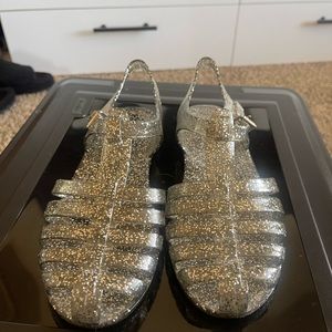 dark silver jelly shoes